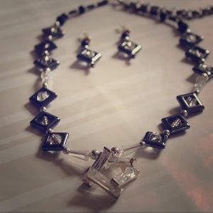 Glass bead necklace and earring set.